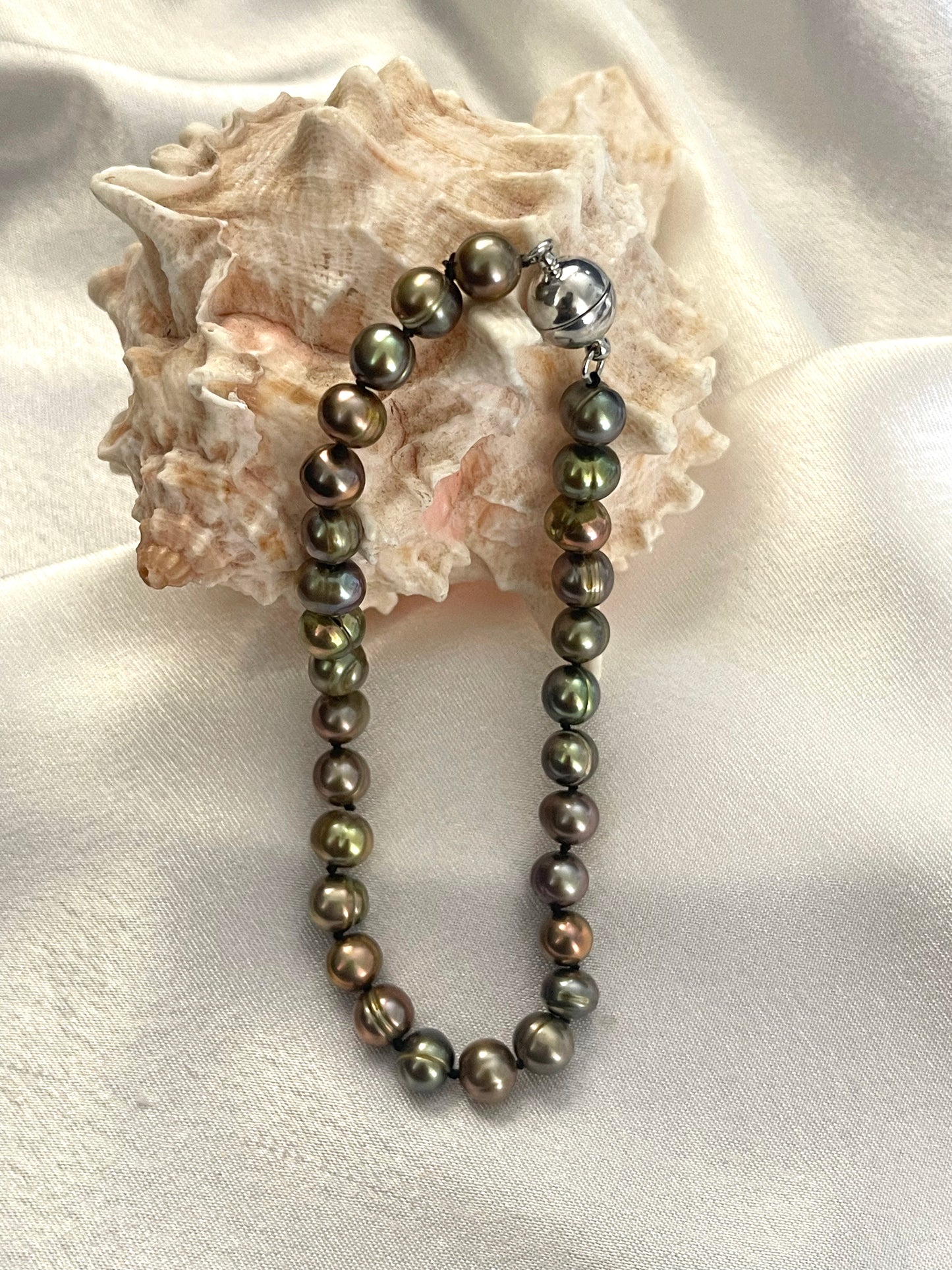Set Olive Green Round Freshwater Pearl Necklace, Bracelet & Earrings - 4 ways to wear