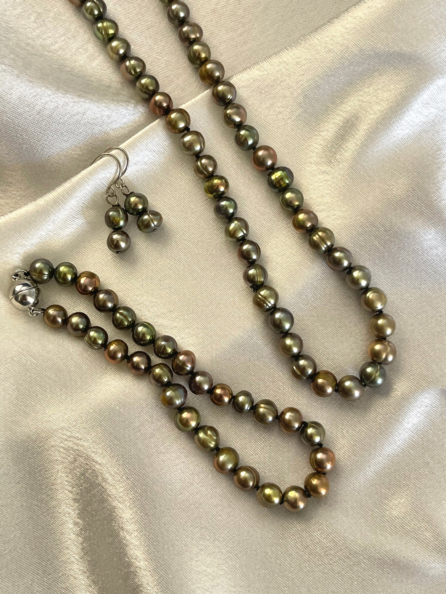 Set Olive Green Round Freshwater Pearl Necklace, Bracelet & Earrings - 4 ways to wear