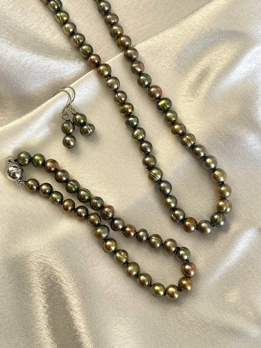 Set Olive Green Round Freshwater Pearl Necklace, Bracelet & Earrings - 4 ways to wear