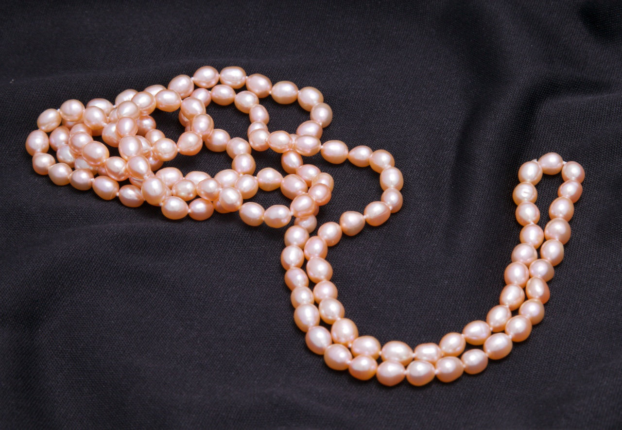 Peach Pink Oval Freshwater Pearl Necklace - 4 ways to wear